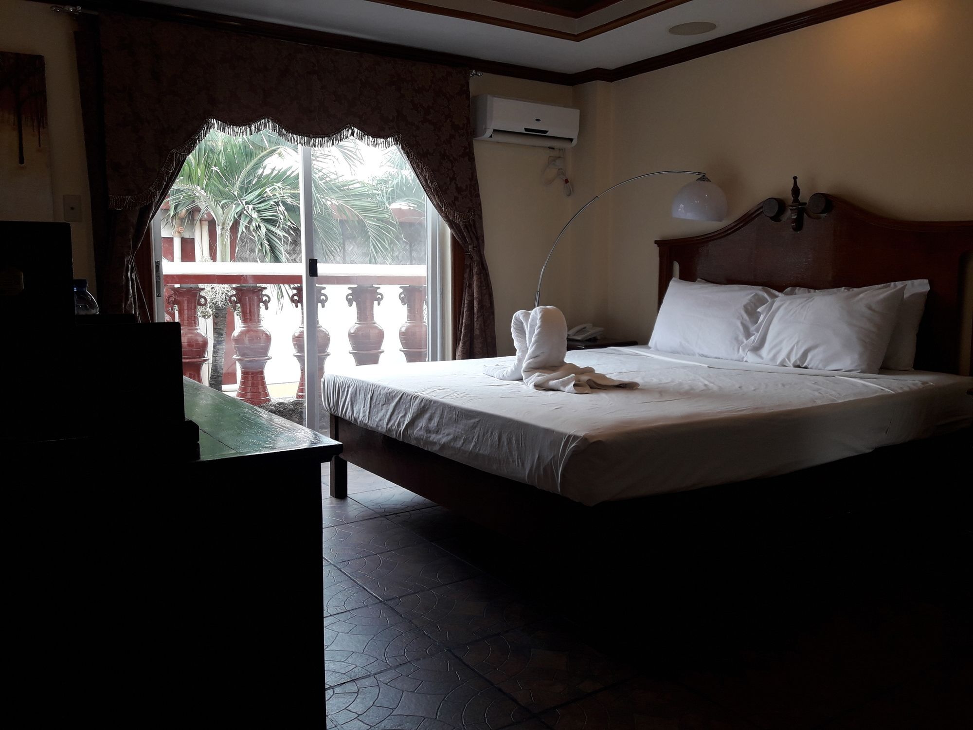 Palm Tree Resort Olongapo Ngoại thất bức ảnh
